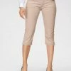 Coupon 🎉 MAC Cargojeans »Capri-Summer Cotton« Mit aufwendiger Lochstickerei am Saum ⌛